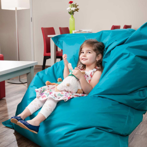 SI-SUITES Hotel Stuttgart Family Room - Girl with Fatboy