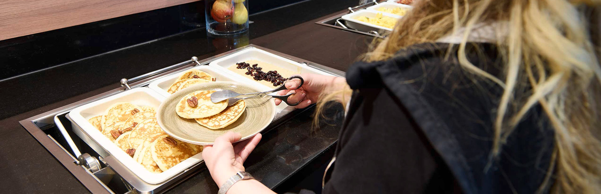 Leckere Pancakes und Frühstücksauswahl im SI-SUITES Hotel Stuttgart