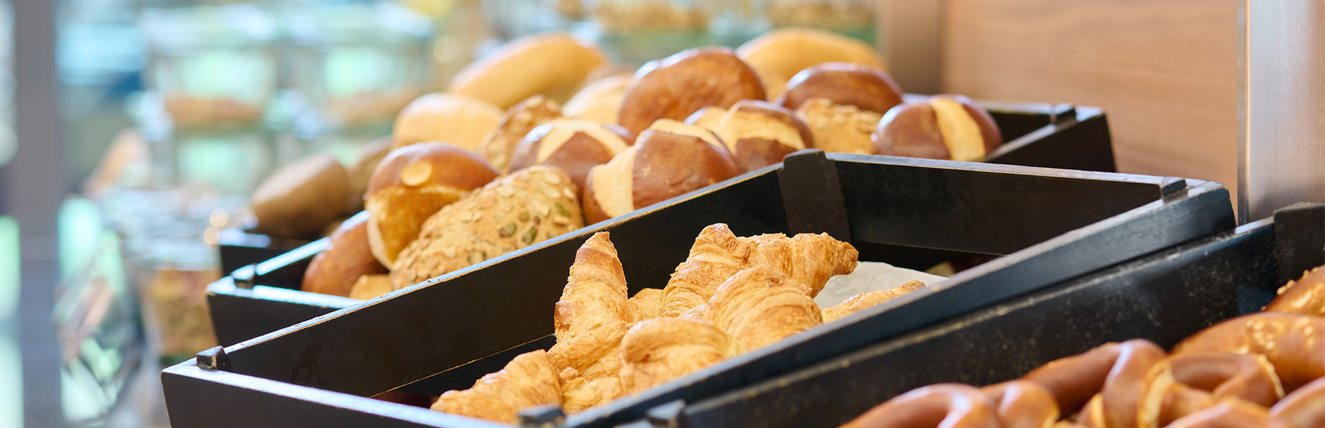 Frische Brötchenkörbe Frühstücksbuffet SI-SUITES Stuttgart